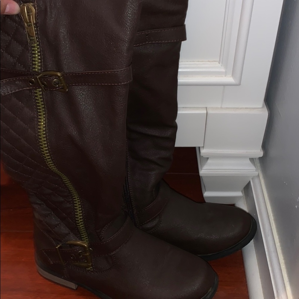 brown boots